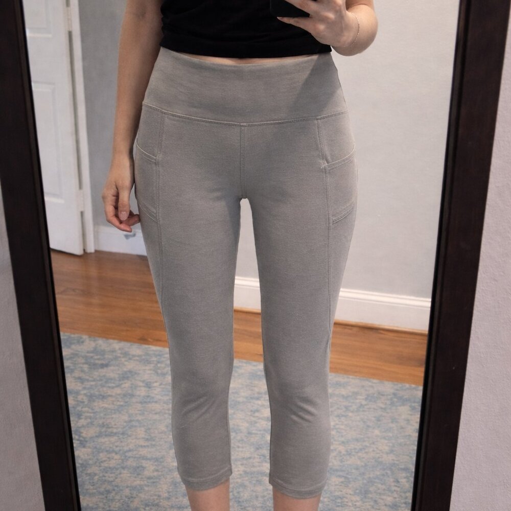 Old Navy Active leggings.